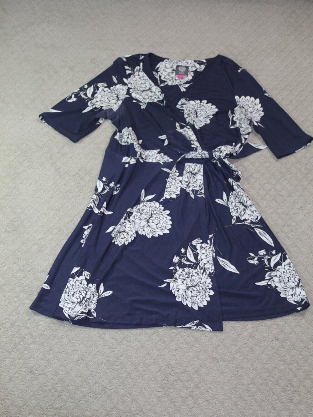 Vince Camuto Size 14 Black White Floral Wrap Short Sleeve Dress